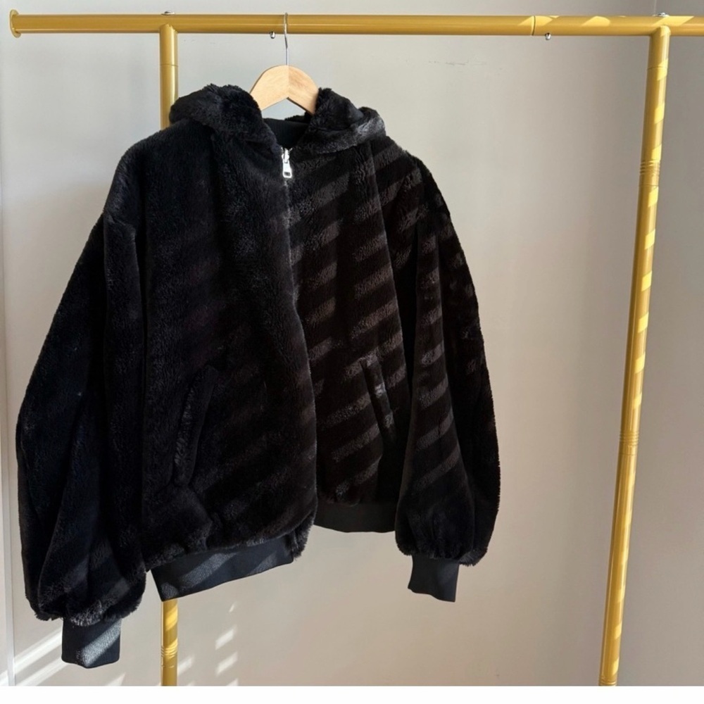 Zara unisex reversible oversized rain / teddy bomber jacket size S-M